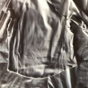 Lululemon White long sleeve crop top - size 6!